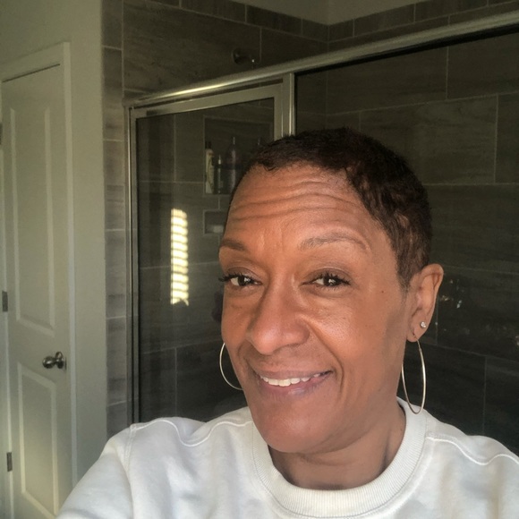 Meet your Posher, Michelle - Picture 1 of 1